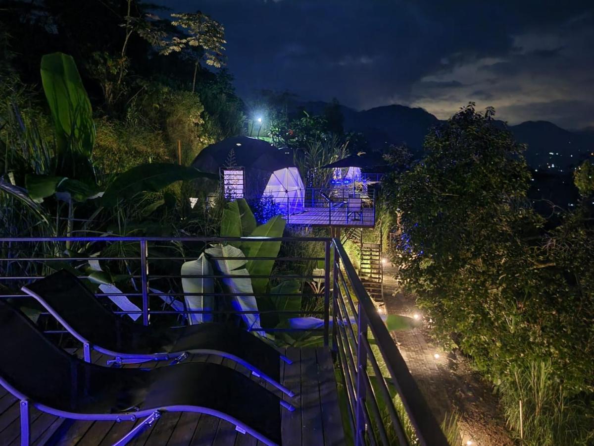 Готель Solaris Glamping Exclusive Tena Екстер'єр фото